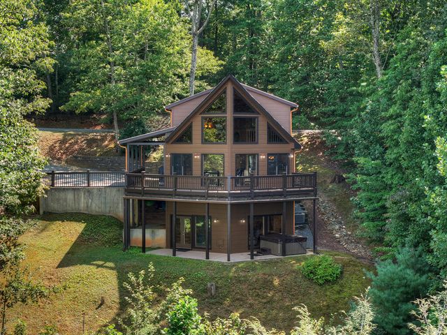 8 North Face Drive, Blue Ridge, GA 30513