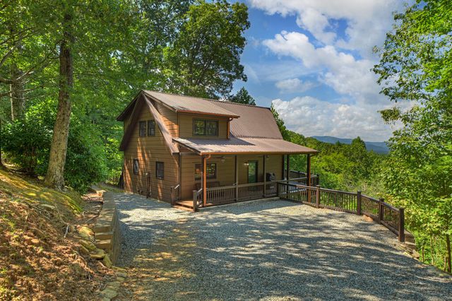 8 North Face Drive, Blue Ridge, GA 30513