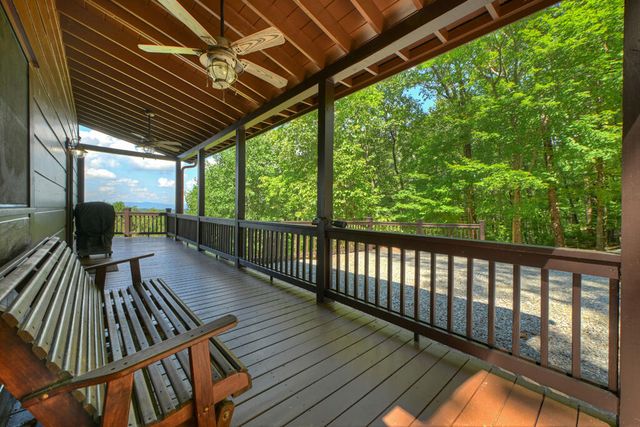 8 North Face Drive, Blue Ridge, GA 30513