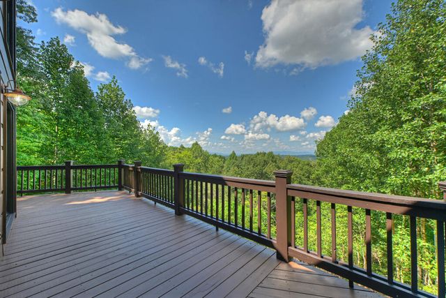 8 North Face Drive, Blue Ridge, GA 30513