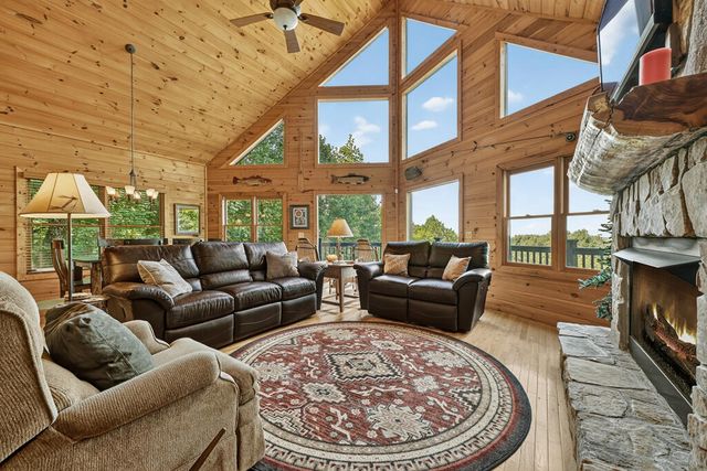 8 North Face Drive, Blue Ridge, GA 30513