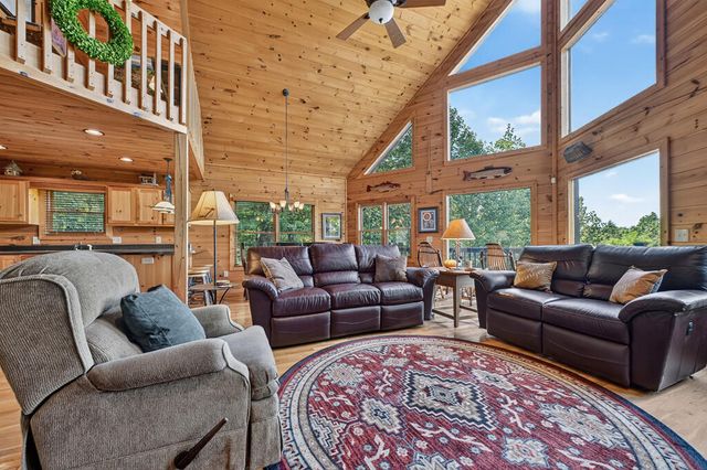 8 North Face Drive, Blue Ridge, GA 30513