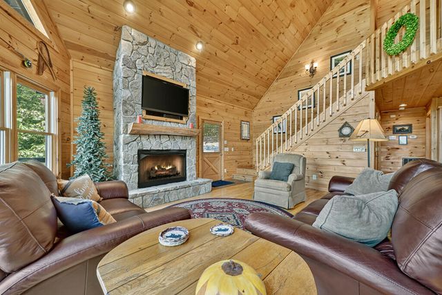 8 North Face Drive, Blue Ridge, GA 30513