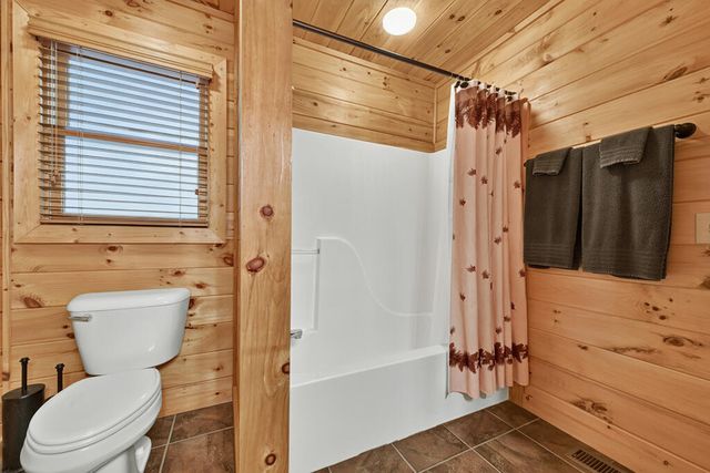 8 North Face Drive, Blue Ridge, GA 30513