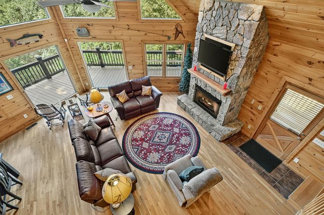 8 North Face Drive, Blue Ridge, GA 30513