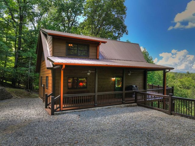 8 North Face Drive, Blue Ridge, GA 30513