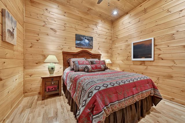 8 North Face Drive, Blue Ridge, GA 30513