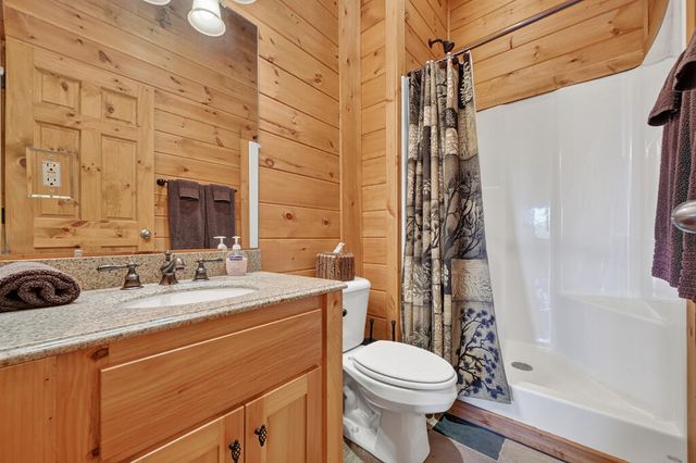 8 North Face Drive, Blue Ridge, GA 30513