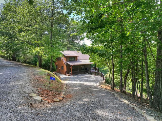 8 North Face Drive, Blue Ridge, GA 30513