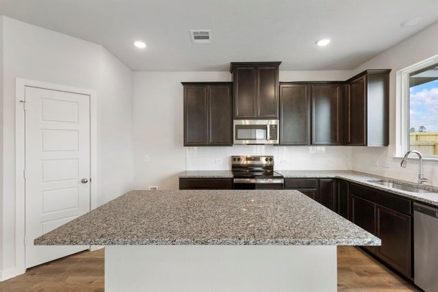 603 Rockbridge Drive, Huntsville, TX 77340