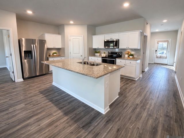 8431 Rosemary Ave, Denham Springs, LA 70726