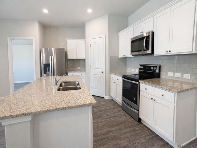 8431 Rosemary Ave, Denham Springs, LA 70726