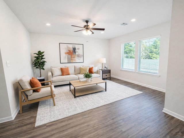 8431 Rosemary Ave, Denham Springs, LA 70726