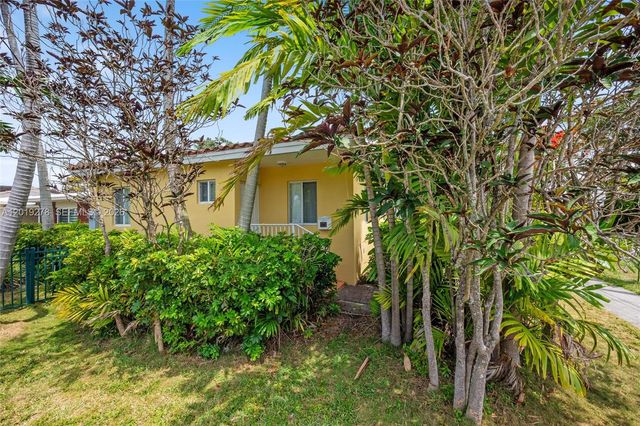 2542 SW 25th Ave, Miami, FL 33133