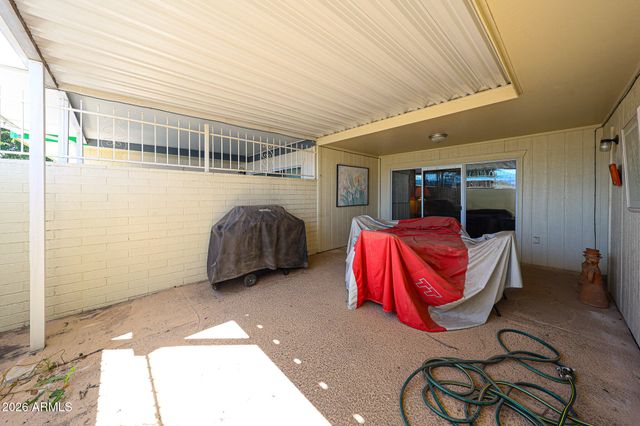 11062 W COGGINS Drive, Sun City, AZ 85351