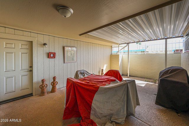 11062 W COGGINS Drive, Sun City, AZ 85351