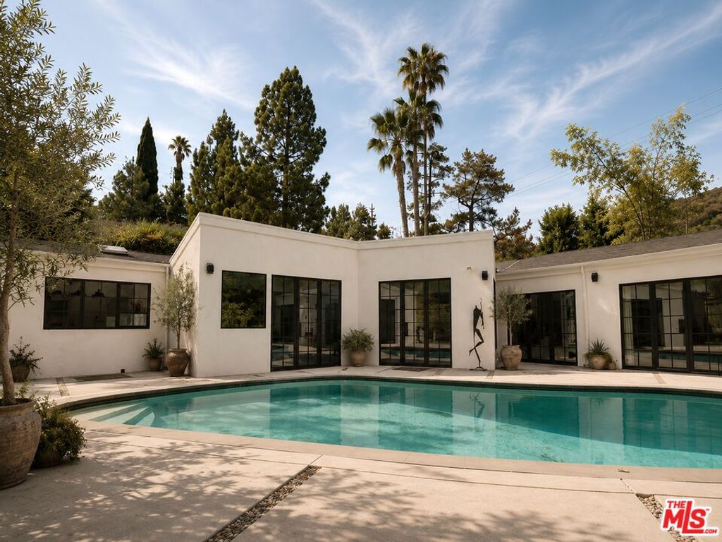 Image 1 of property listing at 13019 Sky Valley Rd, Los Angeles, CA 90049