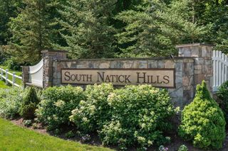 11 Morgan Dr 305, Natick, MA 01760