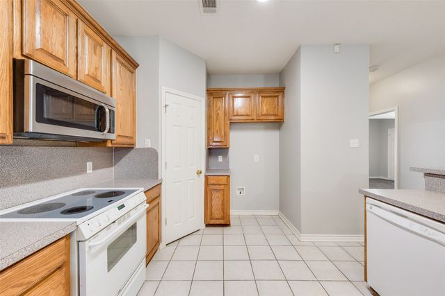 739 Harbour Town Drive, Lake Dallas, TX 75065