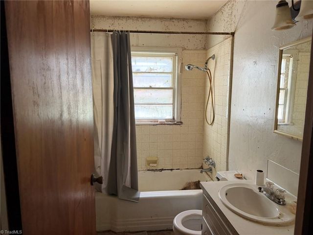 546 Sink Lake Road, High Point, NC 27265