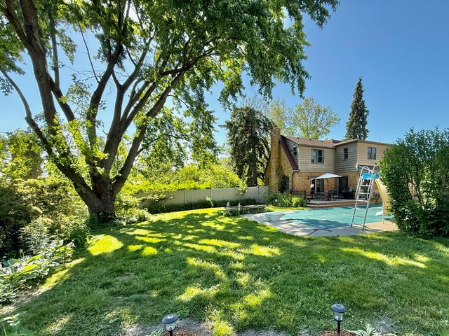 2205 Nondorf Street, Dyer, IN 46311