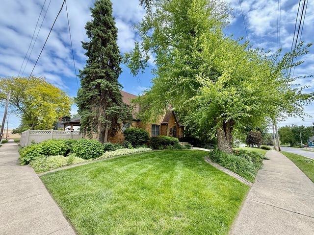 2205 Nondorf Street, Dyer, IN 46311