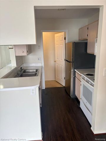 22129 Atlantic Pointe, Farmington Hills, MI 48336