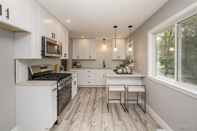 133 Embassy Lane, Kirkwood, MO 63122