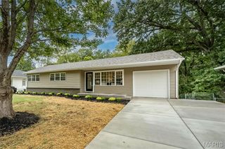 133 Embassy Lane, Kirkwood, MO 63122
