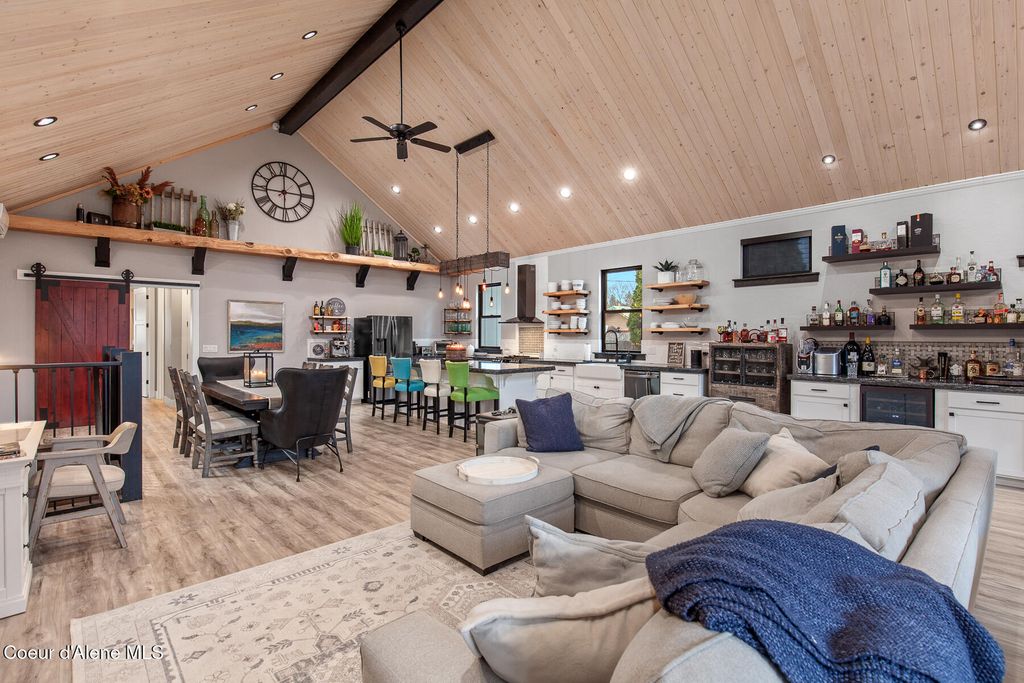715 N GOVERNMENT WAY, Coeur D'alene, ID 83814