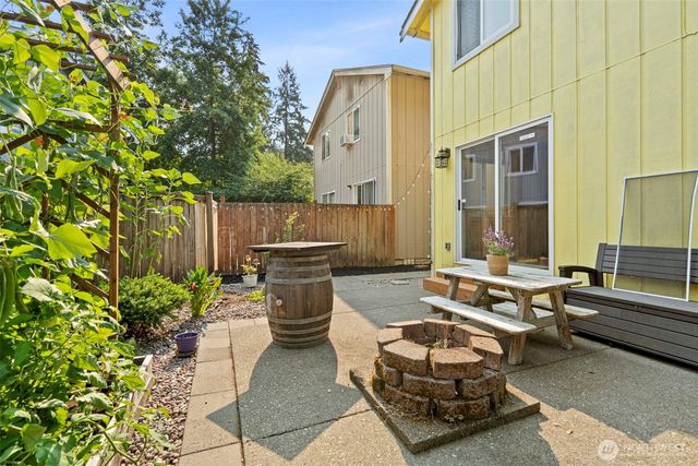 6104 Huntington Lane SE, Lacey, WA 98503