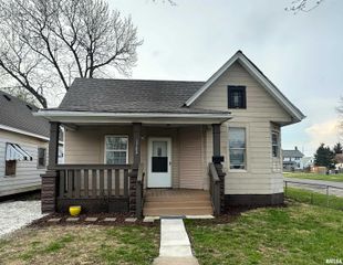 1702 E CARPENTER Street, Springfield, IL 62702
