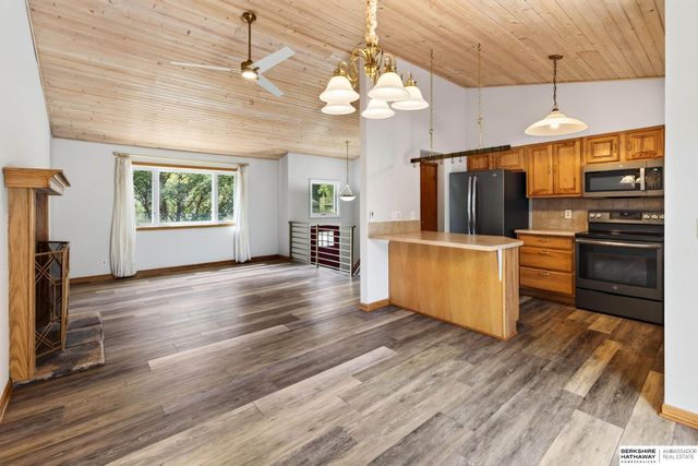 6523 S 137 Circle, Omaha, NE 68137