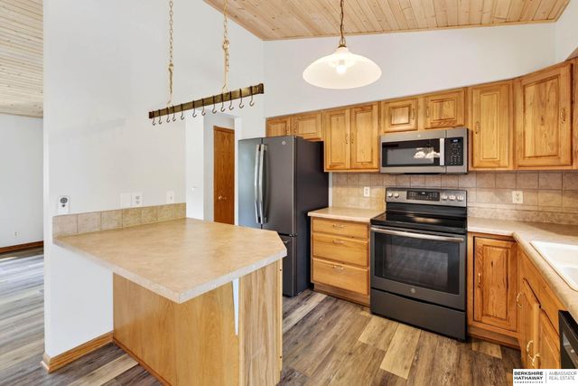 6523 S 137 Circle, Omaha, NE 68137