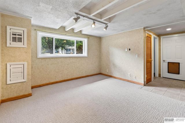 6523 S 137 Circle, Omaha, NE 68137