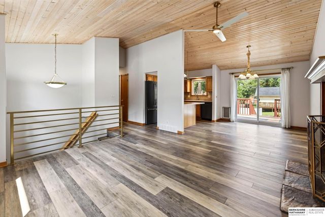 6523 S 137 Circle, Omaha, NE 68137
