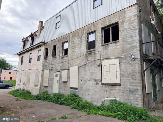 1113-1115 UPLAND ST, Chester, PA 19013
