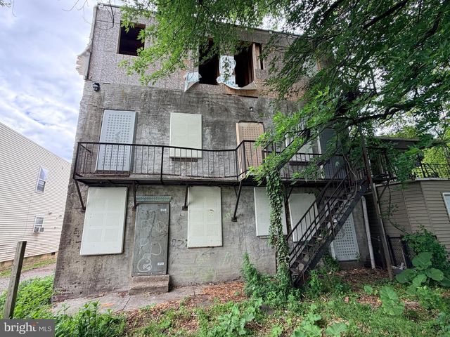 1113-1115 UPLAND ST, Chester, PA 19013
