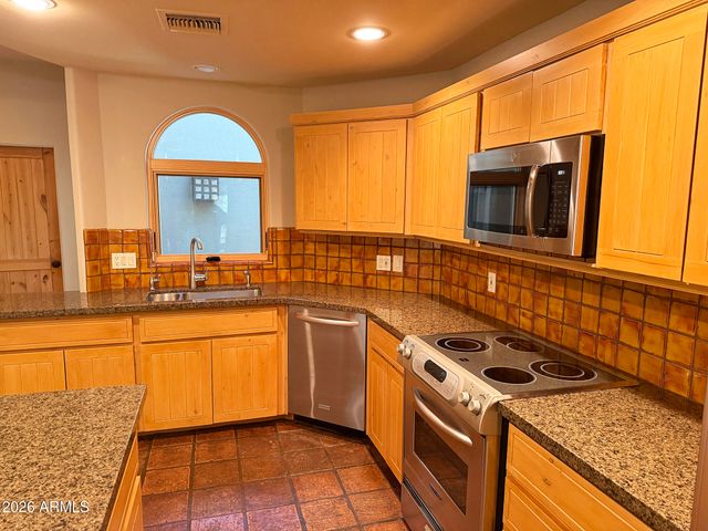 3302 E CAMPBELL Avenue 9, Phoenix, AZ 85018