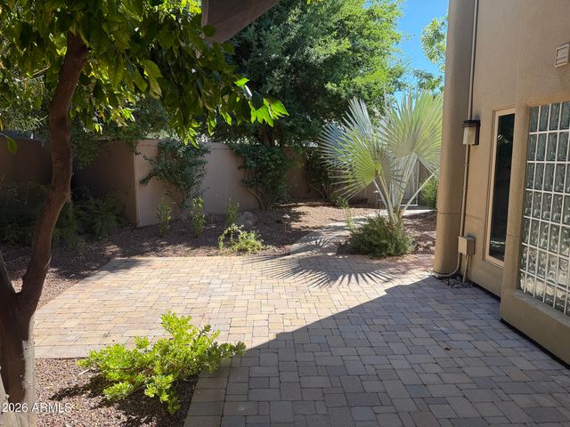 3302 E CAMPBELL Avenue 9, Phoenix, AZ 85018