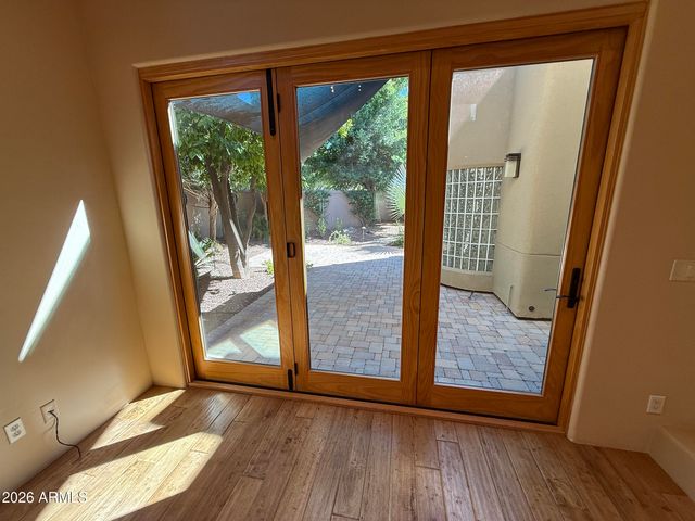 3302 E CAMPBELL Avenue 9, Phoenix, AZ 85018