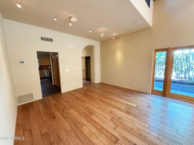 3302 E CAMPBELL Avenue 9, Phoenix, AZ 85018