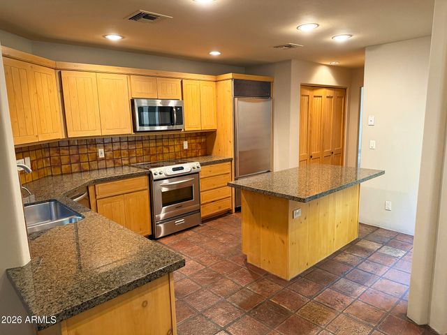 3302 E CAMPBELL Avenue 9, Phoenix, AZ 85018
