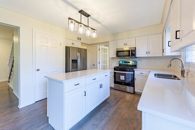 1224 W Whytecliff Road, Palatine, IL 60067