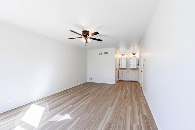 1224 W Whytecliff Road, Palatine, IL 60067