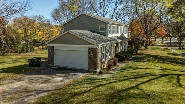1224 W Whytecliff Road, Palatine, IL 60067