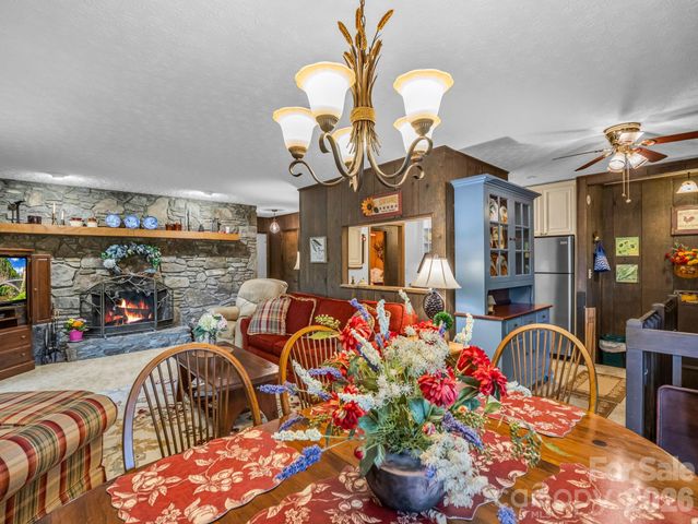 12 Chippewa Trail, Black Mountain, NC 28711