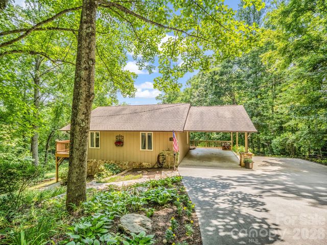 12 Chippewa Trail, Black Mountain, NC 28711