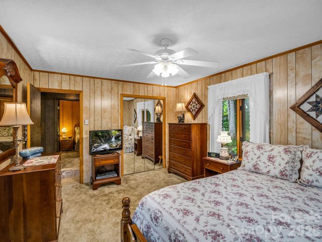 12 Chippewa Trail, Black Mountain, NC 28711