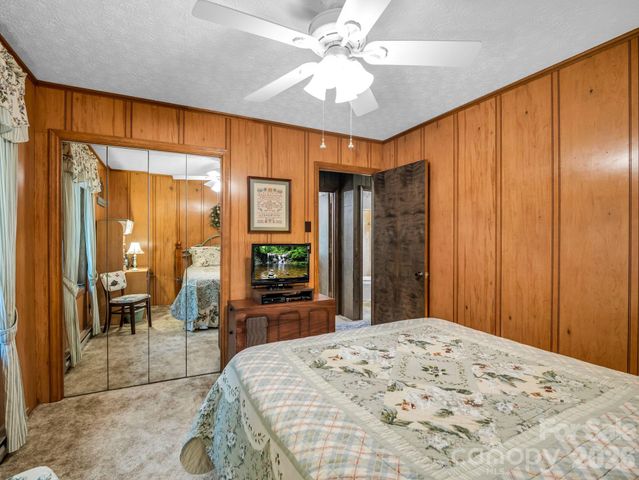 12 Chippewa Trail, Black Mountain, NC 28711